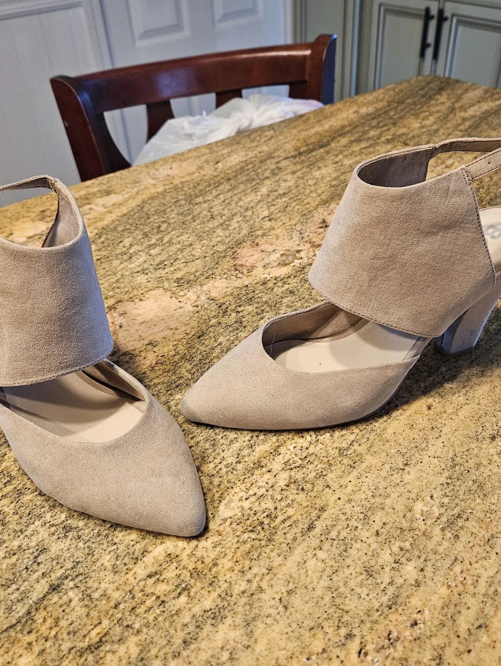 Brand New BC Pointed Ankle-Strap Suede Heels in Taupe 8.5 - Picture 7 of 11
